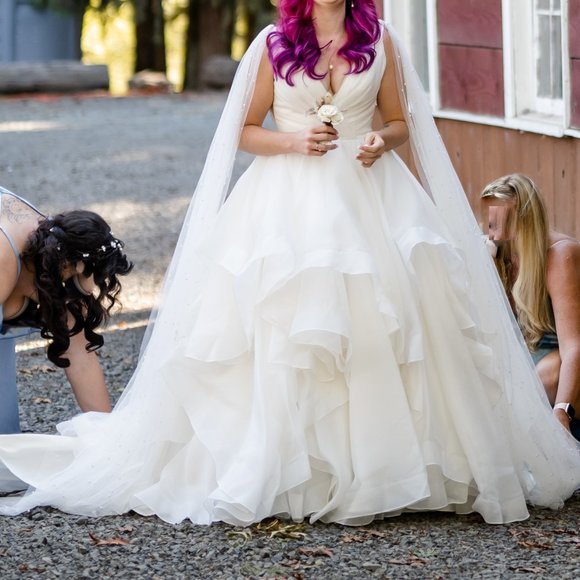 Mori Lee Milly dress and 2 pin-on cathedral-length pearl veils - Picture 1 of 9